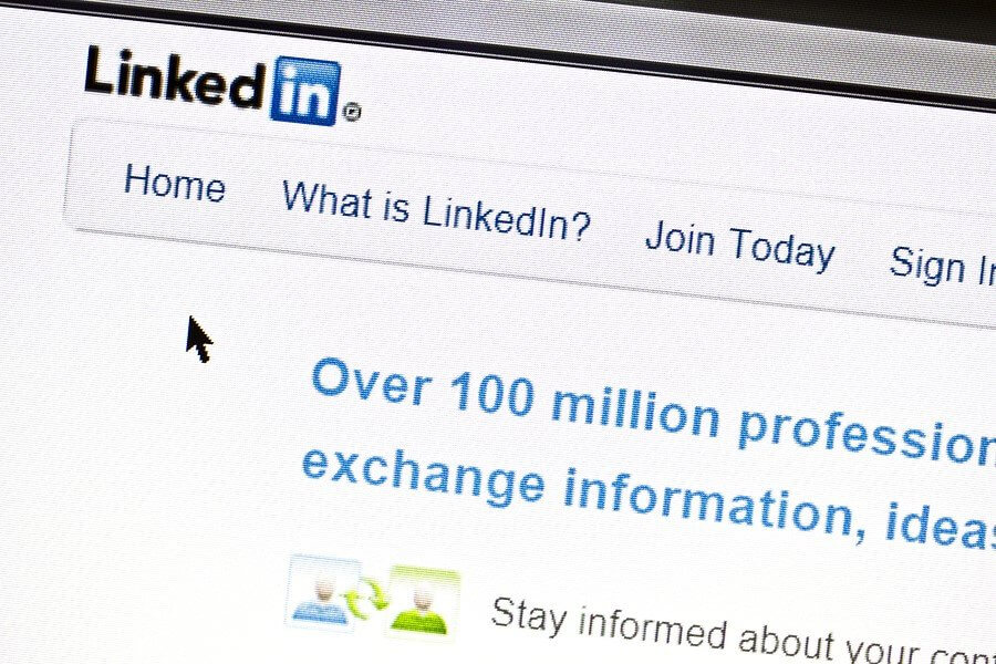 The Pros & Cons of LinkedIn